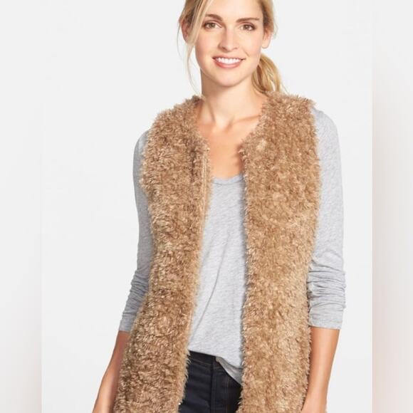 Vince Camuto Faux Fur Open Front Vest Grey Small NWT - Picture 7 of 8